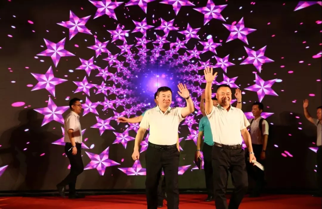 盛瀚員工T臺(tái)秀 盛瀚員工T臺(tái)秀