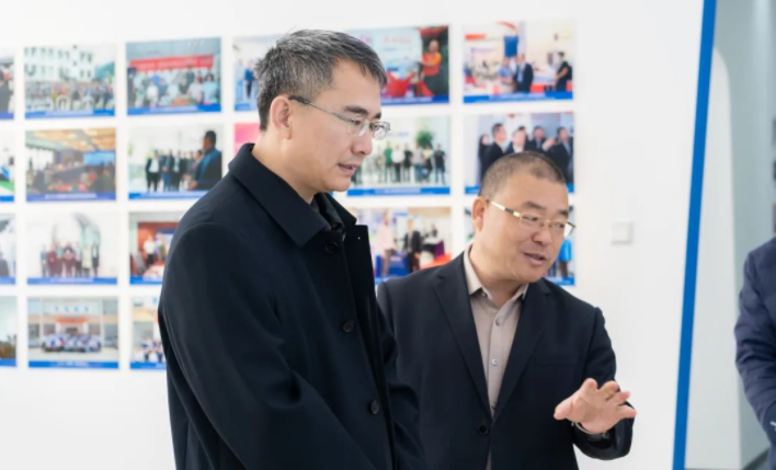 青島市嶗山區(qū)委常委、區(qū)紀(jì)委書(shū)記、監(jiān)委主任劉文建一行到訪盛瀚調(diào)研指導(dǎo)