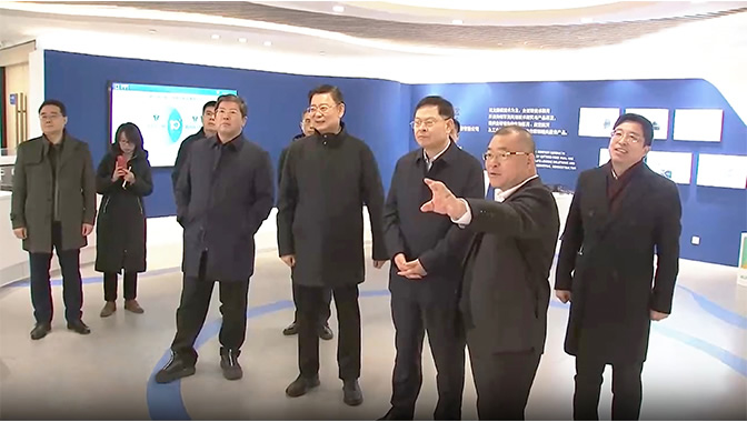 青島市委副書記、市長趙豪志調(diào)研青源峰達太赫茲關(guān)鍵技術(shù)研發(fā)和科技成果轉(zhuǎn)化工作